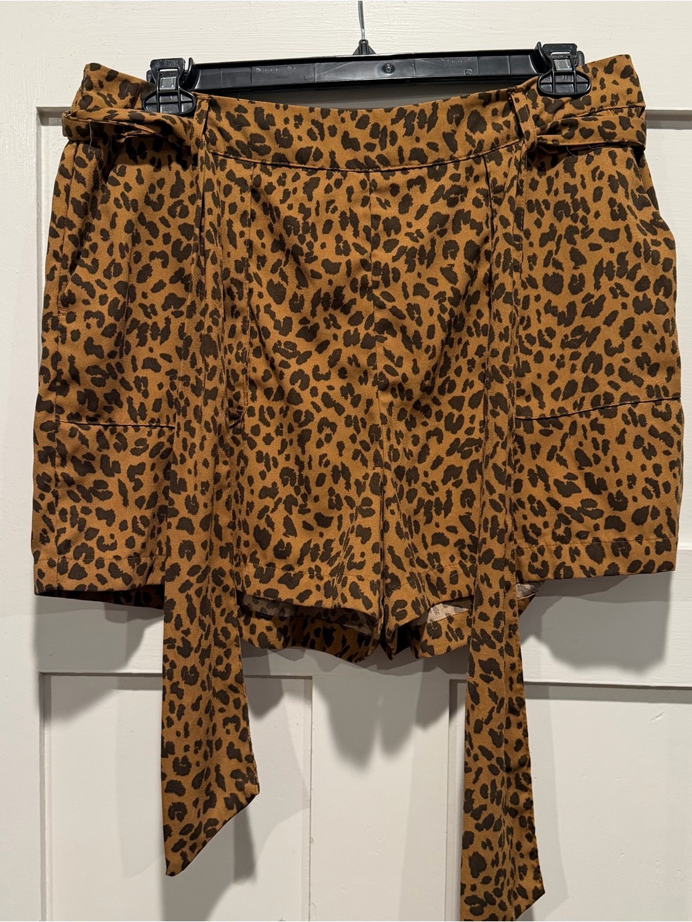 a new day Leopard Print Tie-Waist Shorts in Brown and Black, size XL